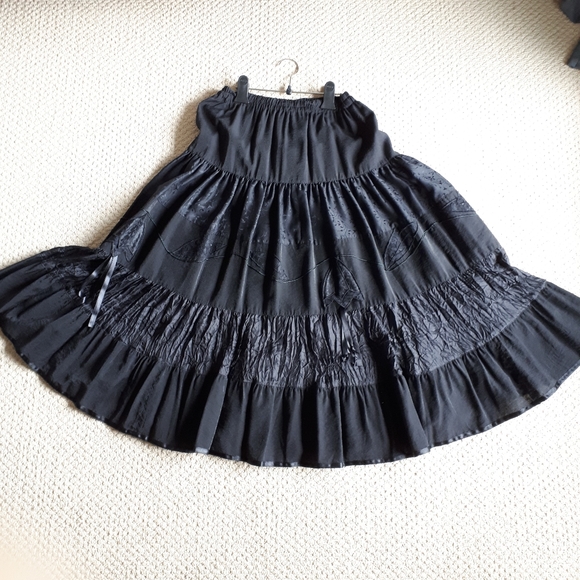 Tristan & Iseut black long skirt - Picture 3 of 9